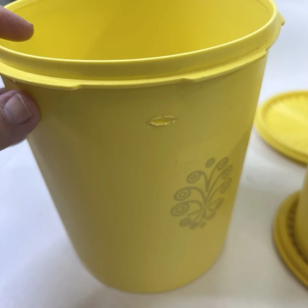4 Piece Yellow Servalier Tupperware Nesting Canisters Set w Lids 805 807 809 811
